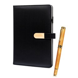 Zestaw prezentowy: czarny, elegancki notes A5 w linie i długopis z czarnym wkładem - Peterson