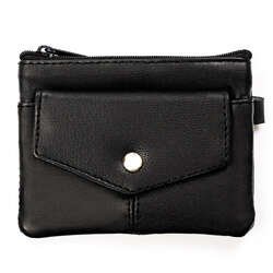 Czarna kluczówka ze skóry naturalnej z kieszonkami na suwak