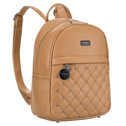 Mały pikowany beżowy plecak damski zdobiony srebrnymi nitami i modnym brelokiem eko skóra Peterson